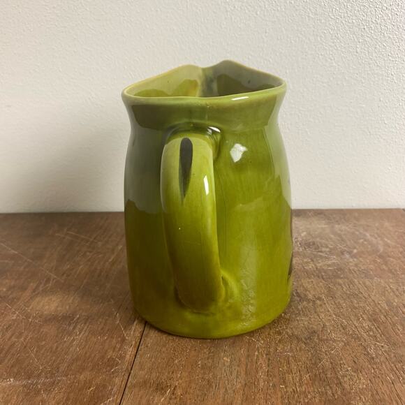 Los Angeles Pottery USA 1965 USA #22‎ 6" Pitcher Olive Green Bow Fruit Motif - Picture 5 of 8